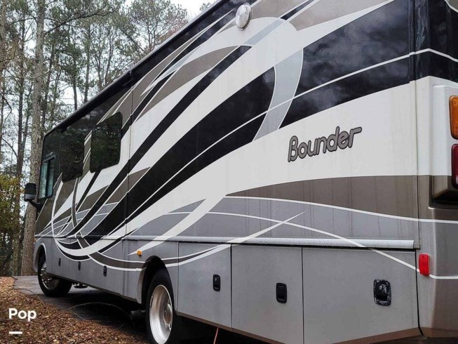 2015 Fleetwood Bounder 34T - Used Class A For Sale by Pop RVs in Stone Mountain, Georgia