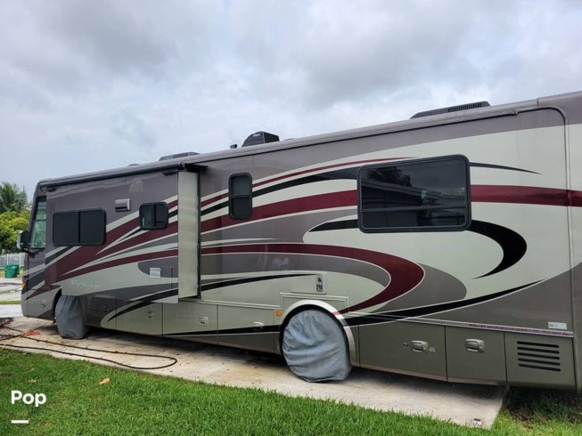2013 Tiffin Allegro Breeze 32BR - Used Diesel Pusher For Sale by Pop RVs in Homestead, Florida