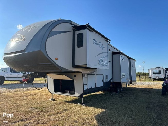2013 Forest River Blue Ridge 3600RS - Used Fifth Wheel For Sale by Pop RVs in Lone Oak, Texas