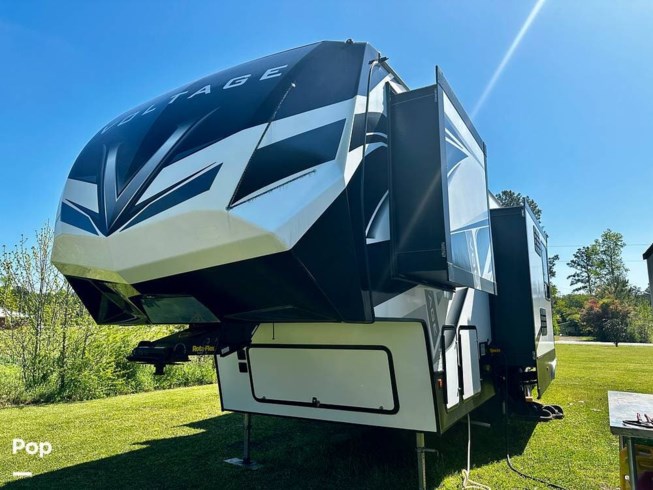 2020 Dutchmen Voltage 3571 - Used Toy Hauler For Sale by Pop RVs in Conway, South Carolina