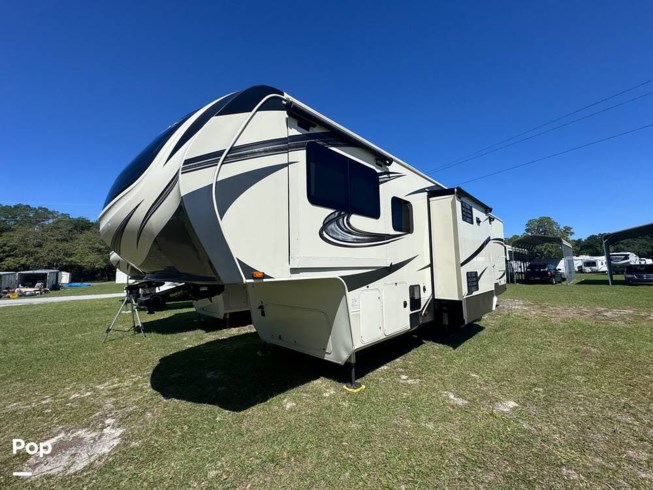 2019 Grand Design Solitude ST381WB - Used Fifth Wheel For Sale by Pop RVs in Tampa, Florida
