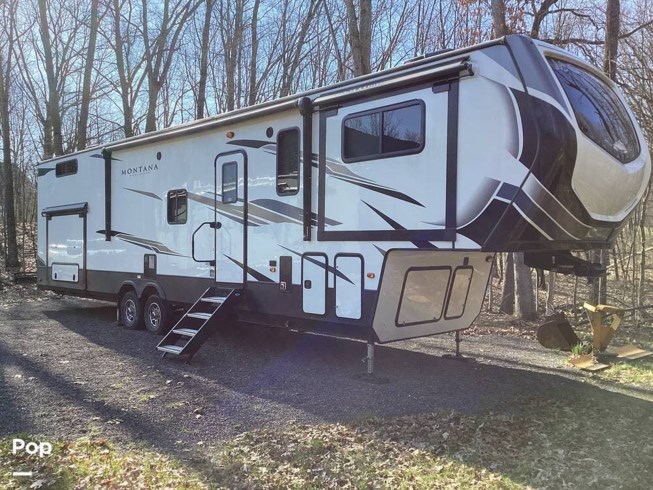 2021 Montana High Country 377FL by Keystone from Pop RVs in Ortonville, Michigan
