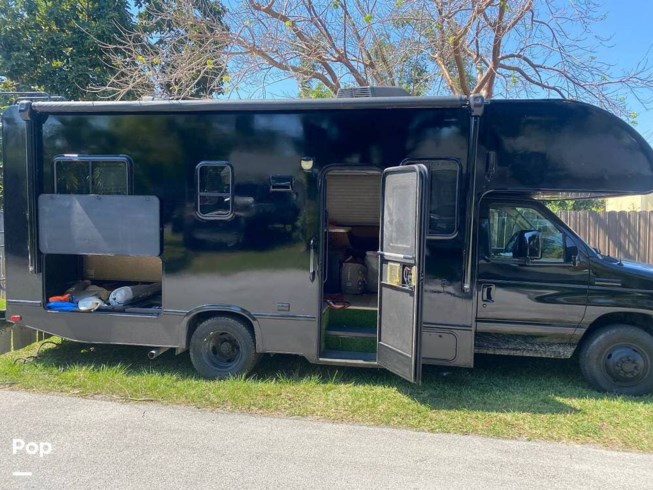 2015 Keystone Freedom Elite 23H - Used Class C For Sale by Pop RVs in Miami, Florida