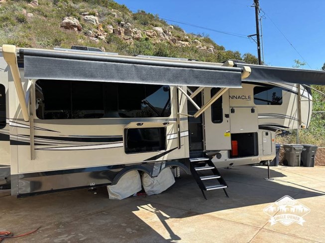 2023 Jayco Pinnacle 32RLTS - Used Fifth Wheel For Sale by Pop RVs in Escondido, California