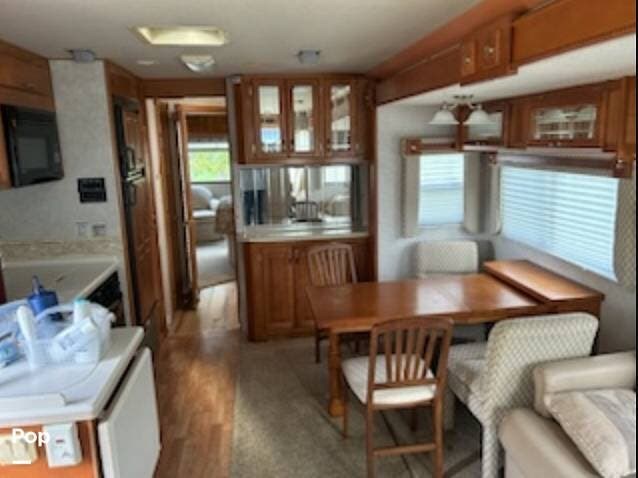 2004 Gulf Stream Sun Voyager 8378 MXG - Used Class A For Sale by Pop RVs in Batesville, Arkansas