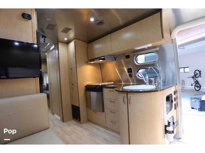 2016 Flying Cloud 27FB Twin by Airstream from Pop RVs in Phoenix, Arizona