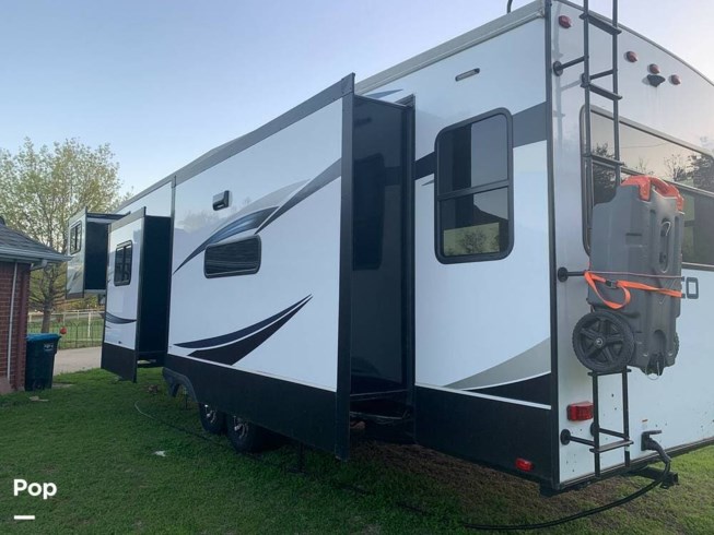 2022 CrossRoads Cameo M-3961 MB - Used Fifth Wheel For Sale by Pop RVs in Fort Worth, Texas