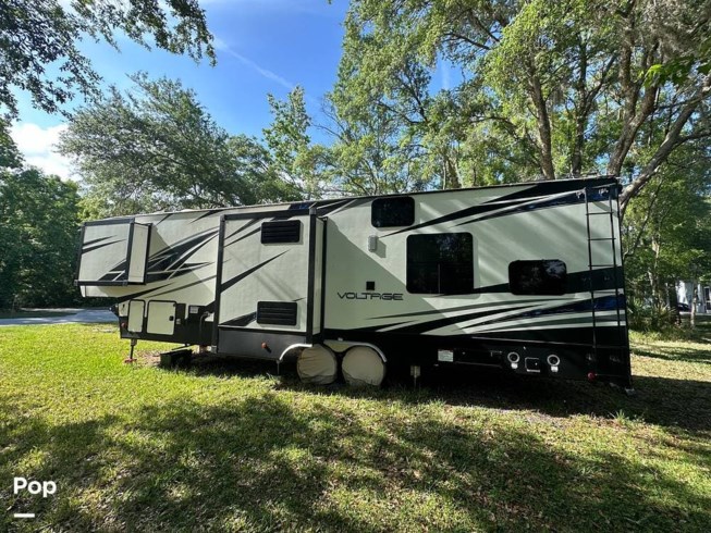 2019 Dutchmen Voltage 3655 - Used Toy Hauler For Sale by Pop RVs in Land O Lakes, Florida