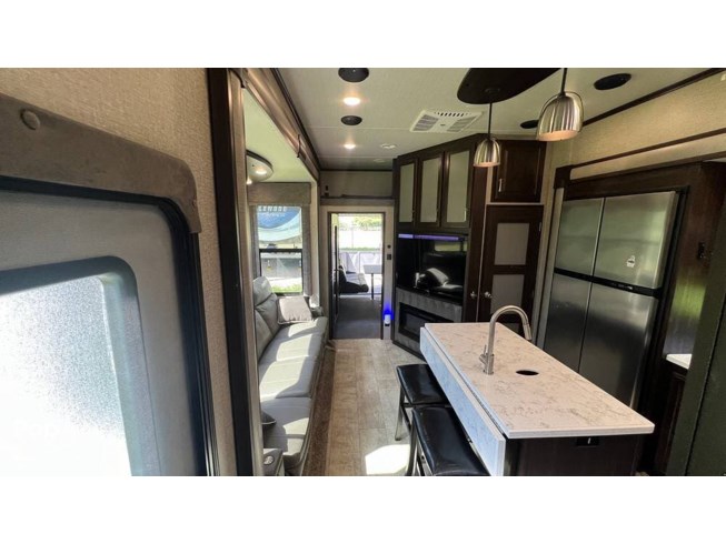2019 Grand Design Momentum 351M - Used Toy Hauler For Sale by Pop RVs in Conroe, Texas
