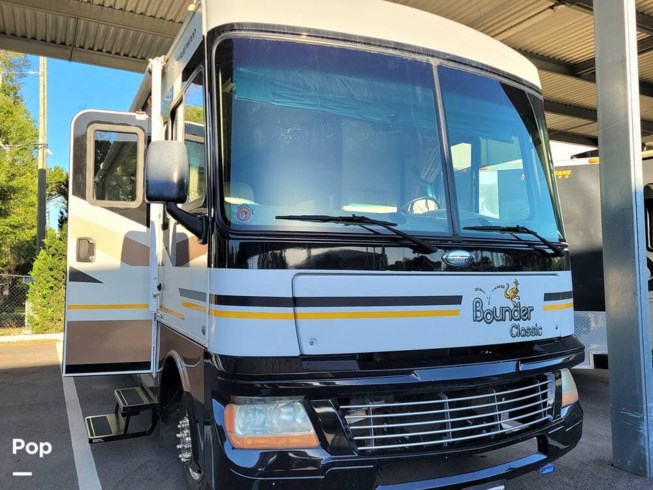 2010 Fleetwood Bounder Classic 34 W - Used Class A For Sale by Pop RVs in Palm Harbor, Florida