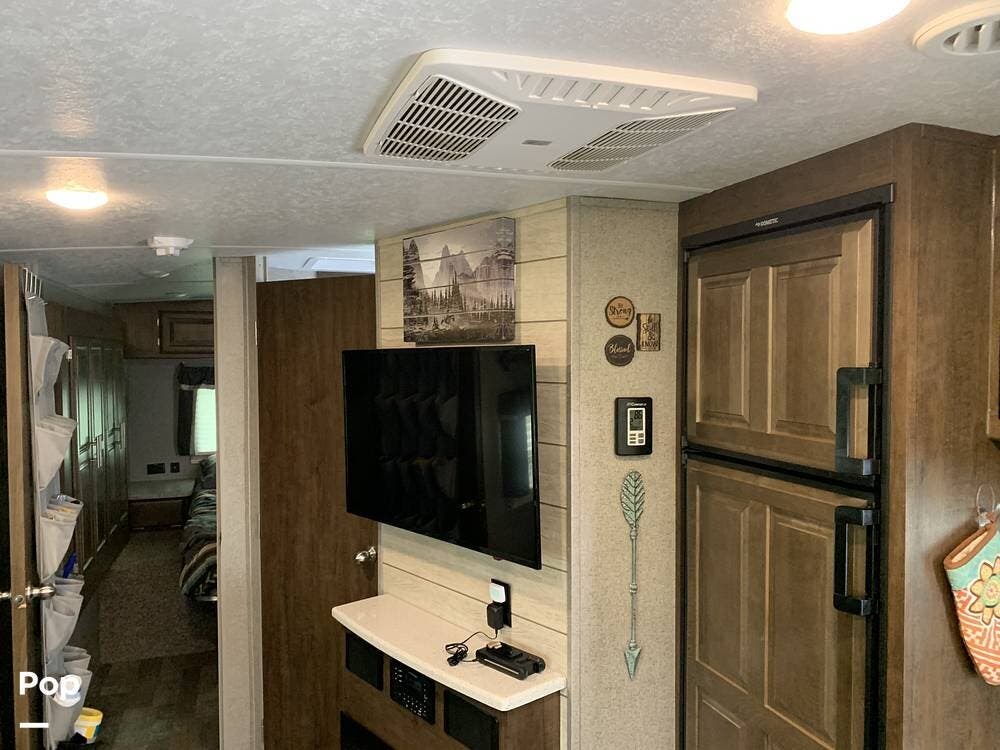 2020 Ultra-Lite 2604SW by Rockwood from Pop RVs in Aubrey, Texas