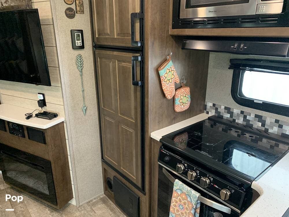 Used 2020 Rockwood Ultra-Lite 2604SW available in Aubrey, Texas