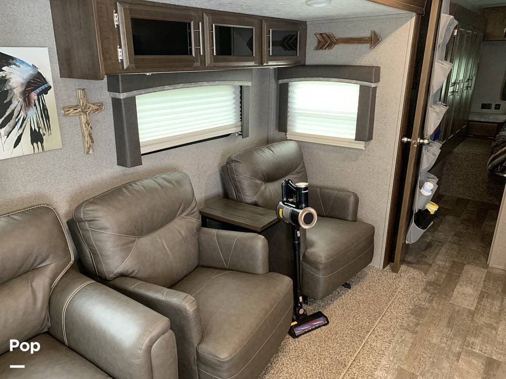 2020 Rockwood Ultra-Lite 2604SW - Used Travel Trailer For Sale by Pop RVs in Aubrey, Texas features Awning, Slideout, Air Conditioning