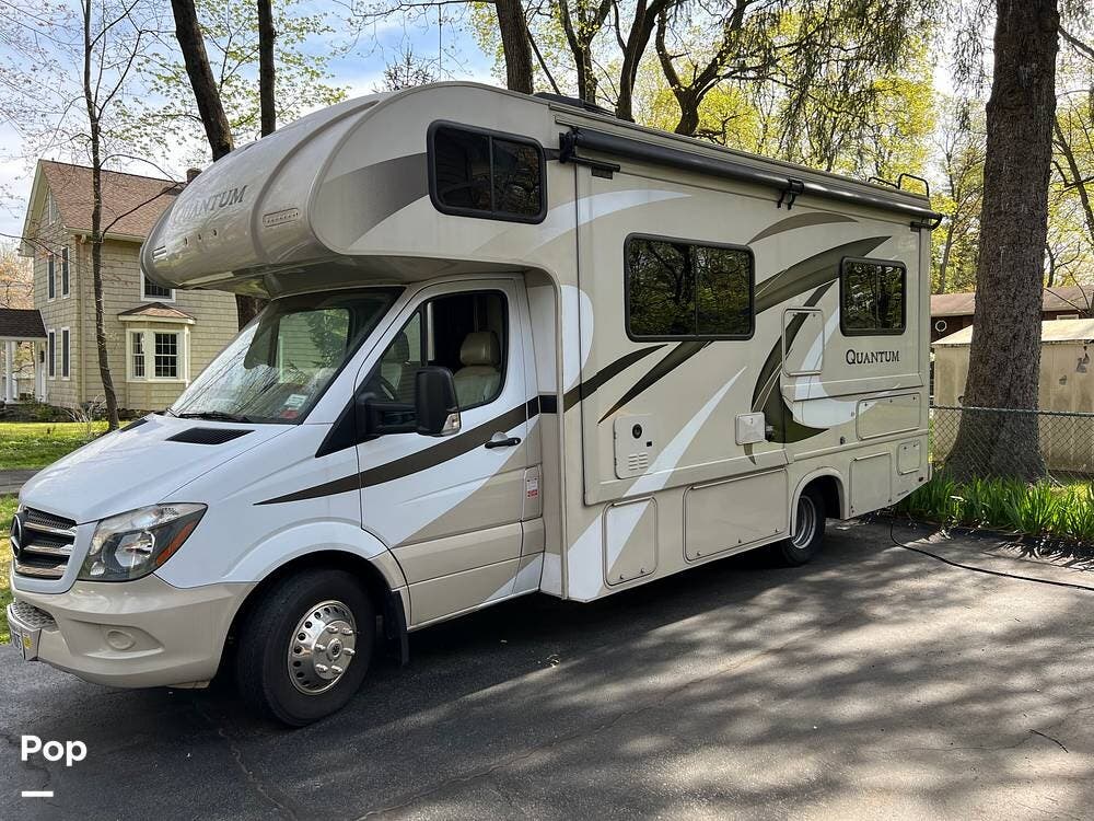 2018 Thor Motor Coach Quantum KM24 - Used Class C For Sale by Pop RVs in Modena, New York features Generator, Air Conditioning, Slideout, Awning