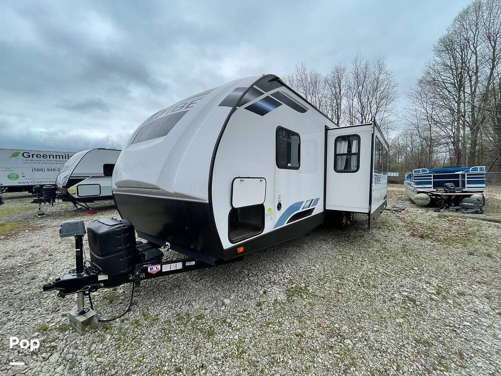 Used 2022 Forest River Vibe 26BH available in Roseville, Michigan