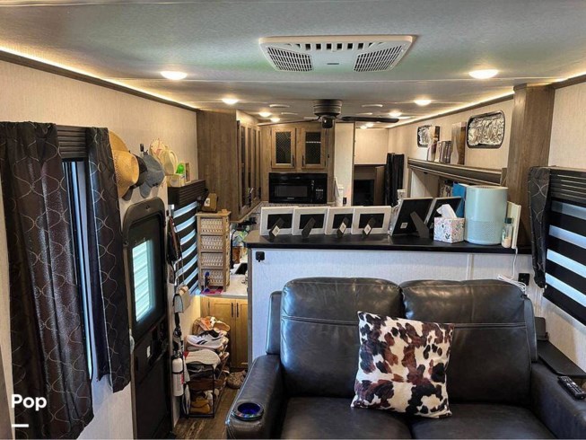 2022 Forest River Sabre 37FLL - Used Fifth Wheel For Sale by Pop RVs in Lindale, Texas