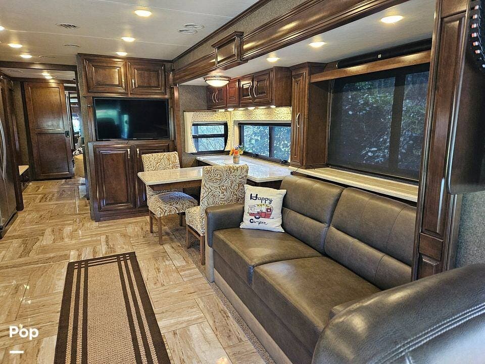 2017 Thor Motor Coach A40 RV for Sale in Wrentham, MA 02093