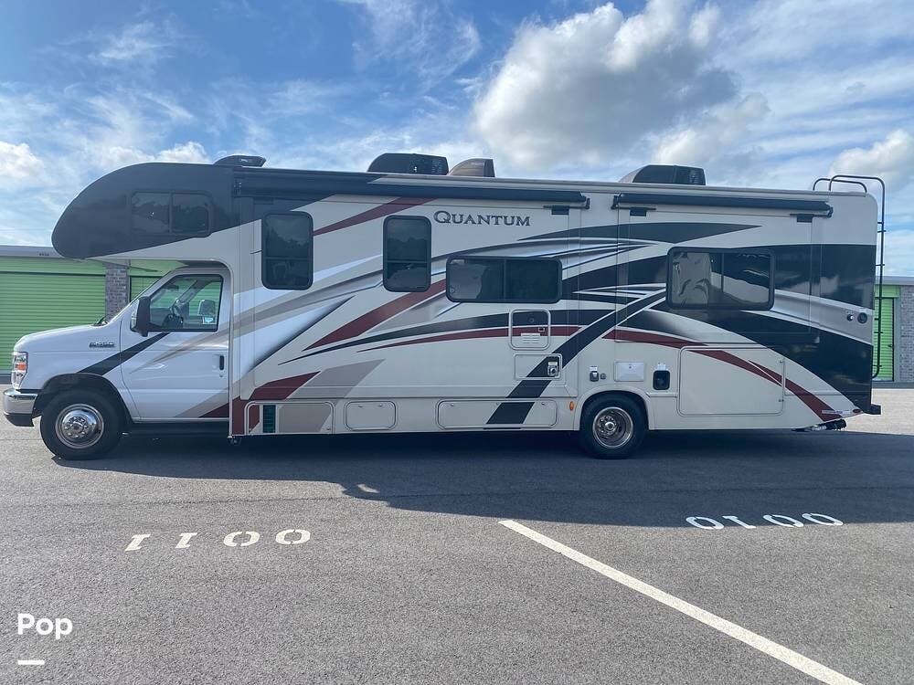 2020 Thor Motor Coach Quantum KW29 - Used Class C For Sale by Pop RVs in Monroe, Georgia features Generator, Air Conditioning, Awning, Slideout, Leveling Jacks