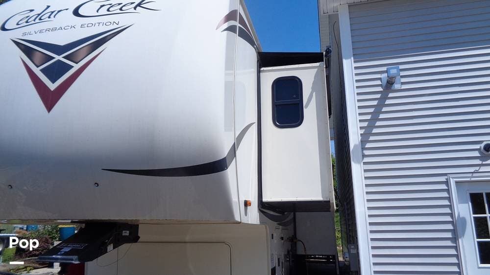 2020 Forest River Cedar Creek 37MBH - Used Fifth Wheel For Sale by Pop RVs in Narragansett, Rhode Island features Leveling Jacks, Slideout, Awning, Air Conditioning