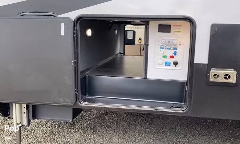 2022 Valor 40V13 by Alliance RV from Pop RVs in Still Pond, Maryland