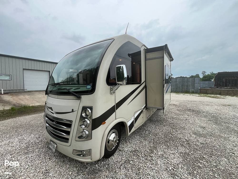 2018 Vegas 24.1 by Thor Motor Coach from Pop RVs in Huffman, Texas