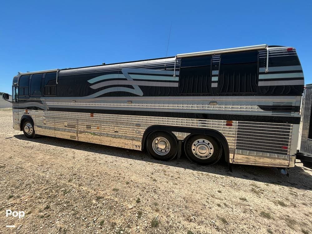 1992 Prevost Liberty Prevost  XL 40 - Used Bus Conversion For Sale by Pop RVs in Boerne, Texas features Air Conditioning, Generator, Awning