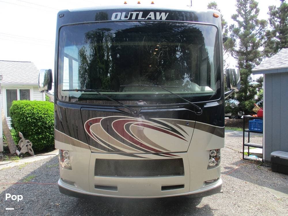 2017 Thor Motor Coach Outlaw 37BG RV for Sale in Rehoboth Beach, DE ...