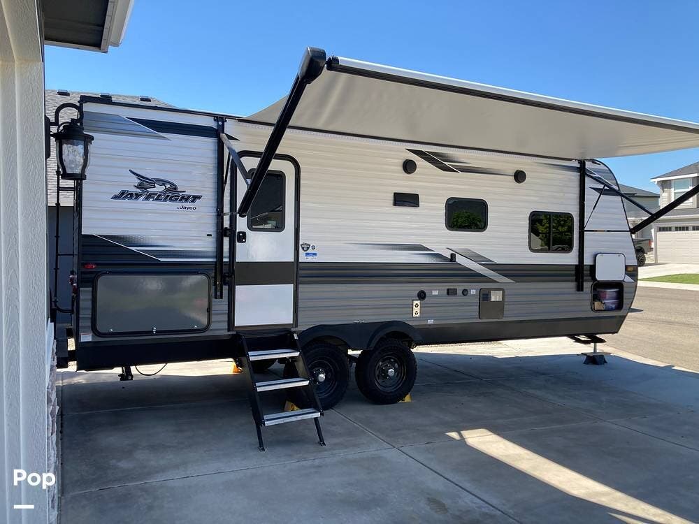 2022 Jayco Jay Flight 240RBSW - Used Travel Trailer For Sale by Pop RVs in Kuna, Idaho features Air Conditioning, Leveling Jacks, Slideout, Awning