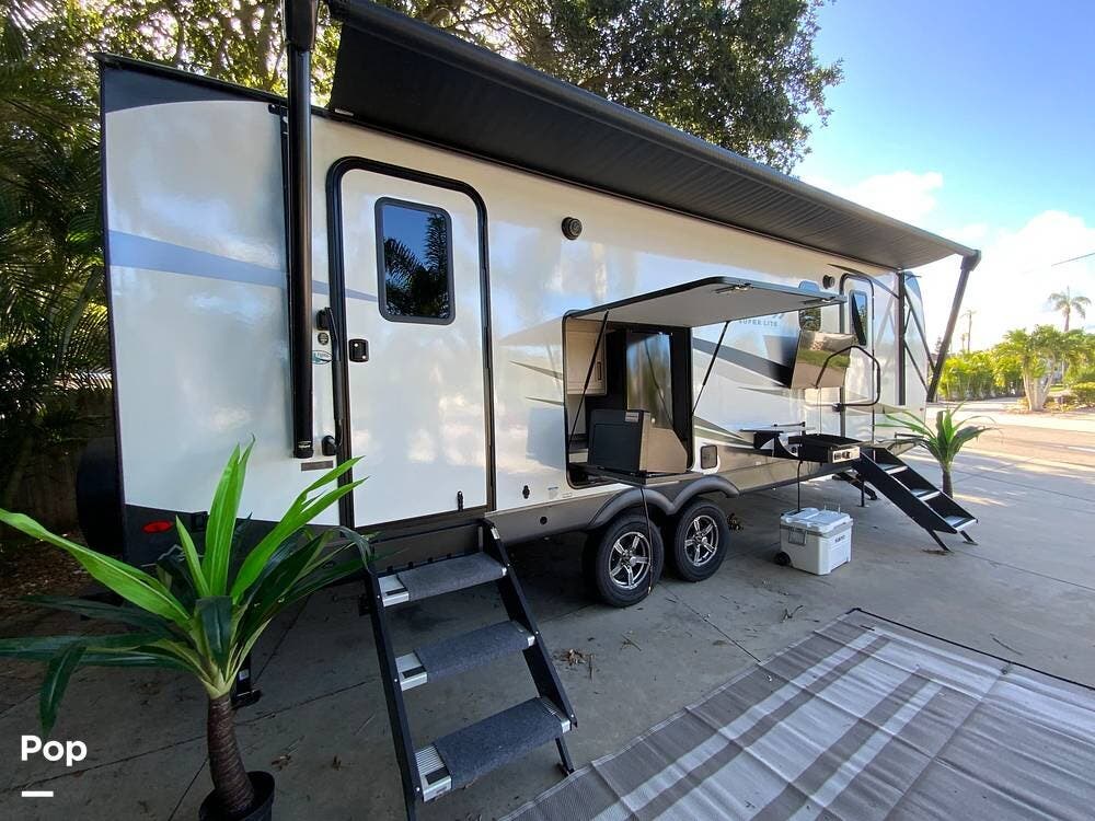 2023 Forest River Flagstaff 26RKBS - Used Travel Trailer For Sale by Pop RVs in St Petersburg, Florida features Slideout, Leveling Jacks, Air Conditioning, Awning