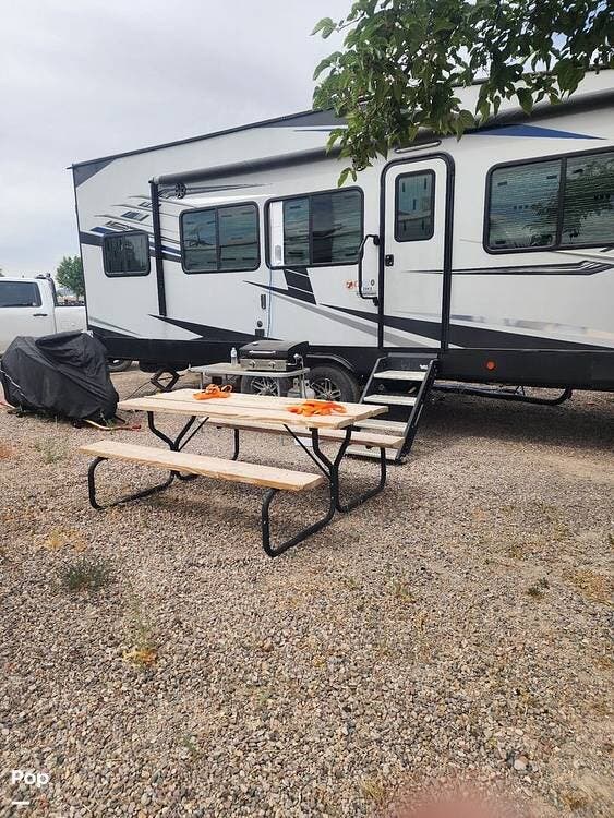 2020 Winnebago Spyder 28KS - Used Toy Hauler For Sale by Pop RVs in Washburn, Iowa features Generator, Awning, Leveling Jacks, Slideout, Air Conditioning
