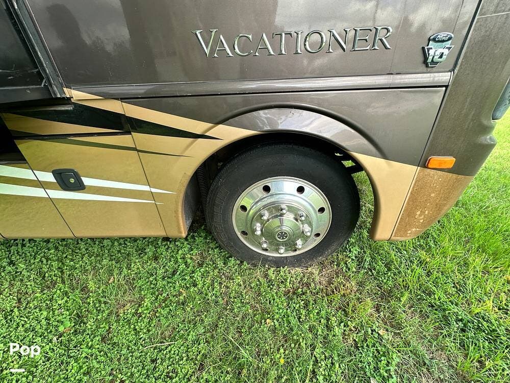 2015 Vacationer 36DBT by Holiday Rambler from Pop RVs in Bastrop, Texas