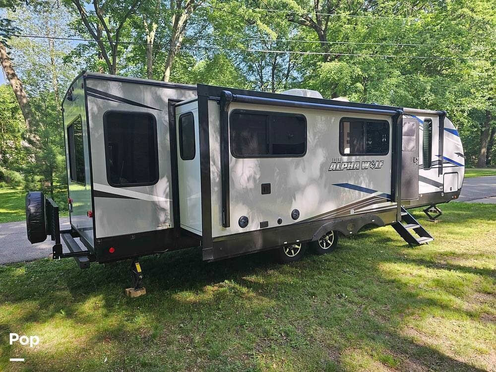 2022 Cherokee Alpha Wolf 26RL-L - Used Travel Trailer For Sale by Pop RVs in Elkhart, Indiana features Awning, Air Conditioning, Slideout