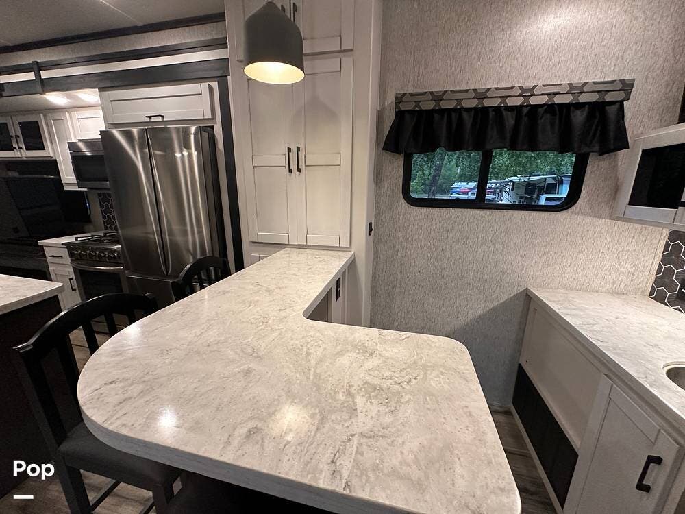 2022 Hampton 374BAR by CrossRoads from Pop RVs in Seguin, Texas