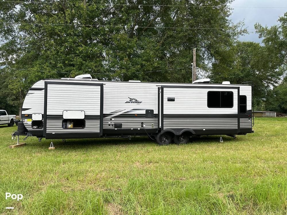 2024 Jayco Jay Flight 340 RLK - Used Travel Trailer For Sale by Pop RVs in New Boston, Texas features Awning, Air Conditioning, Slideout