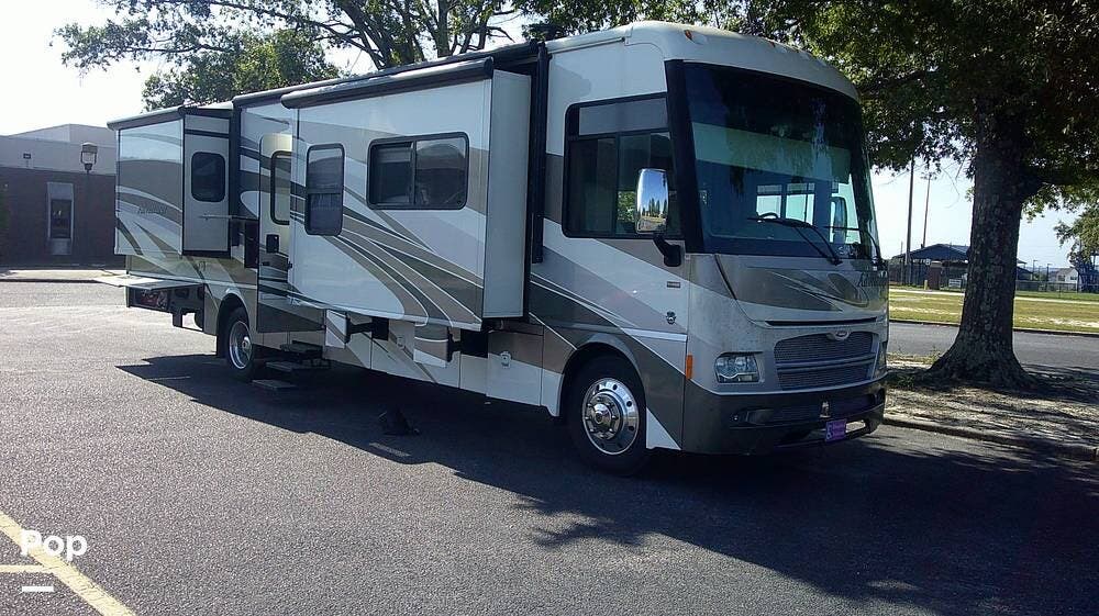 2013 Winnebago Adventurer 37F - Used Class A For Sale by Pop RVs in Lexington, South Carolina features Awning, Generator, Slideout, Air Conditioning, Leveling Jacks