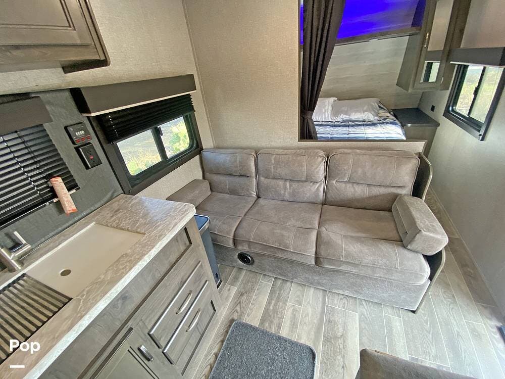 2021 Jayco Jay Flight SLX8 264BHW - Used Travel Trailer For Sale by Pop RVs in Tucson, Arizona features Leveling Jacks, Awning, Air Conditioning