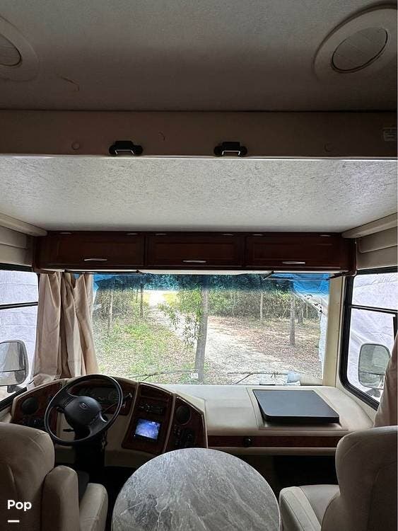2019 Coachmen Pursuit 31BH - Used Class A For Sale by Pop RVs in Franklin, Texas features Generator, Slideout, Air Conditioning, Leveling Jacks, Awning