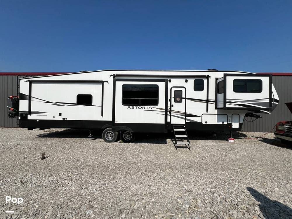 2022 Dutchmen Astoria 3803FLP - Used Fifth Wheel For Sale by Pop RVs in Rockville, Indiana features Slideout, Air Conditioning, Awning, Leveling Jacks