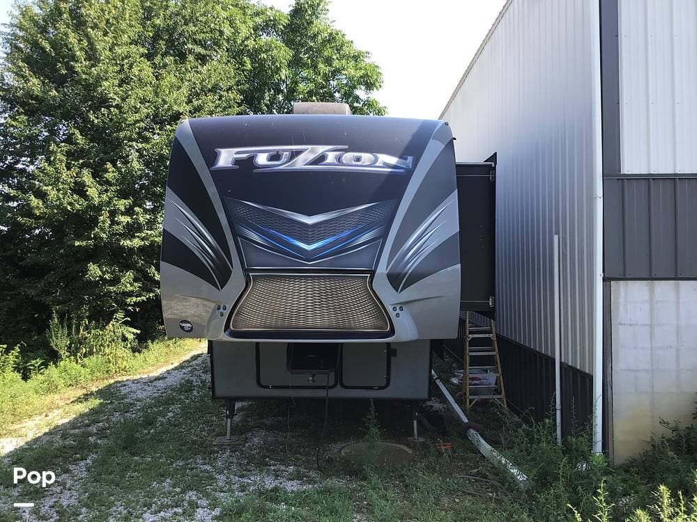 2016 Keystone Fuzion 371 - Used Toy Hauler For Sale by Pop RVs in Hanover, Pennsylvania features Air Conditioning, Generator, Slideout, Awning, Leveling Jacks