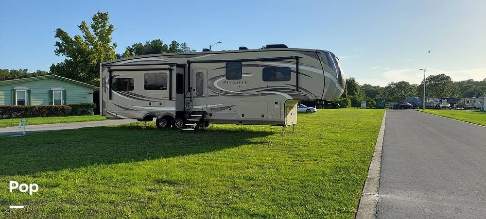 2019 Jayco Pinnacle 36KPTS - Used Fifth Wheel For Sale by Pop RVs in Odessa, Florida features Air Conditioning, Slideout, Awning