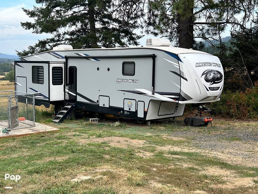 2022 Cherokee Arctic Wolf 3660 Suite - Used Fifth Wheel For Sale by Pop RVs in Plummer, Idaho features Air Conditioning, Slideout, Leveling Jacks, Awning