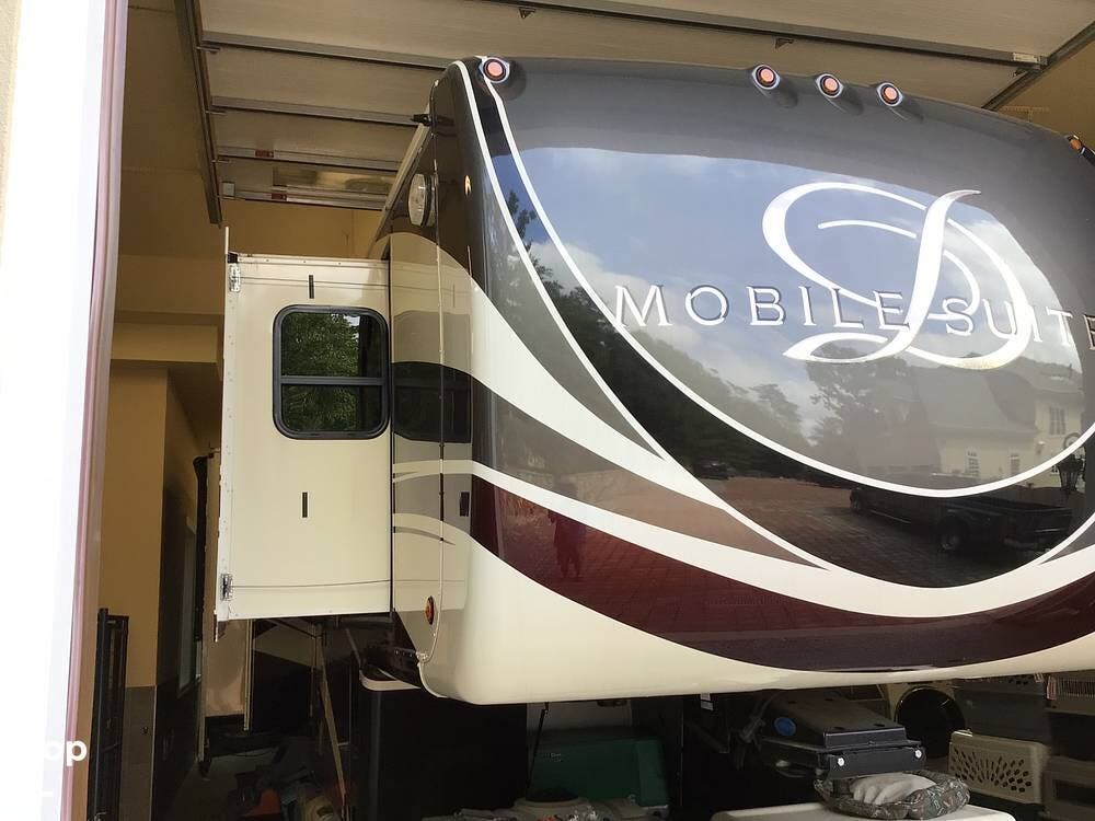 2017 DRV Mobile Suites Nashville 44 - Used Fifth Wheel For Sale by Pop RVs in Clifton, Virginia features Air Conditioning, Slideout, Leveling Jacks, Awning, Generator