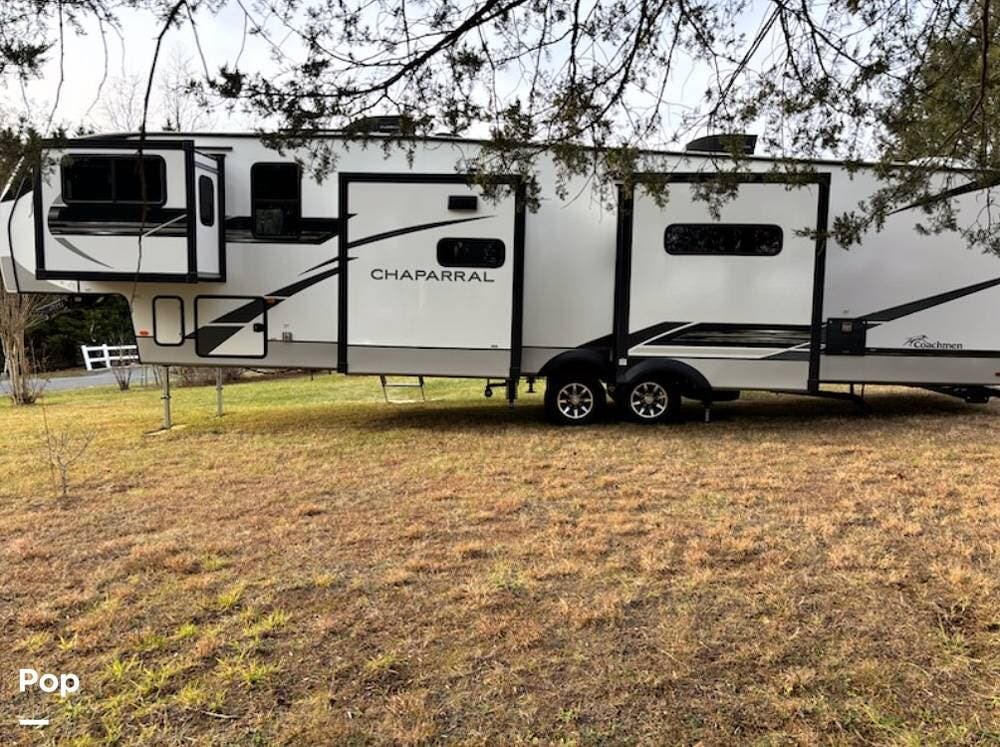 2022 Forest River Chaparral 334FL - Used Fifth Wheel For Sale by Pop RVs in Earlysville, Virginia features Air Conditioning, Awning, Leveling Jacks, Slideout