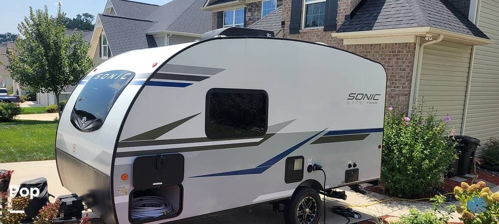 2022 Venture RV Sonic 150VRK - Used Travel Trailer For Sale by Pop RVs in Maryville, Tennessee features Awning, Air Conditioning