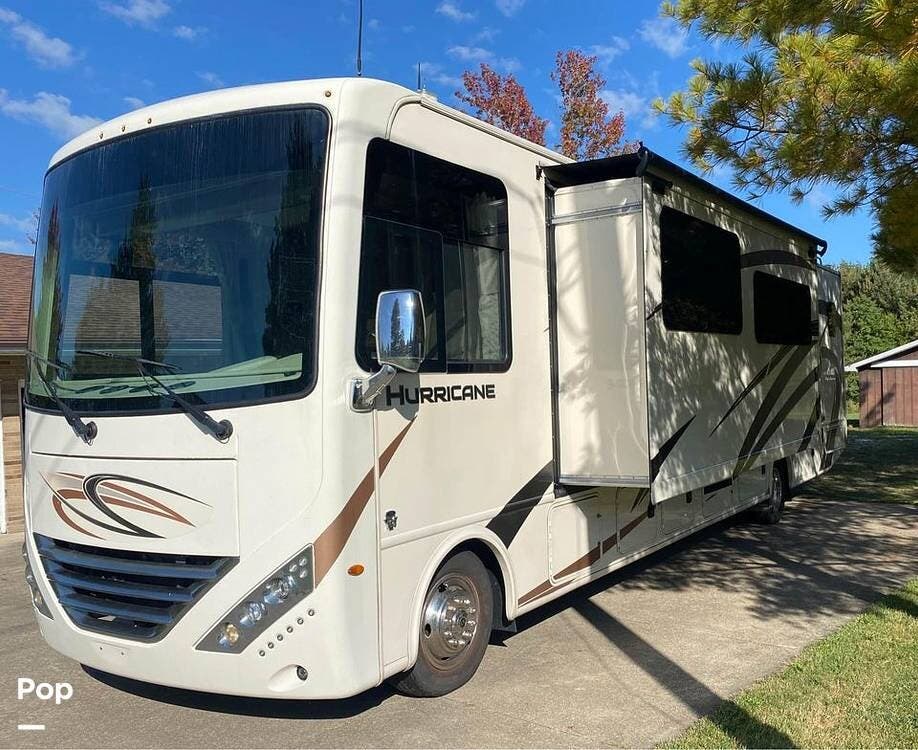 2019 Thor Motor Coach Hurricane 35M - Used Class A For Sale by Pop RVs in Ravenna, Ohio features Generator, Air Conditioning, Leveling Jacks, Slideout, Awning