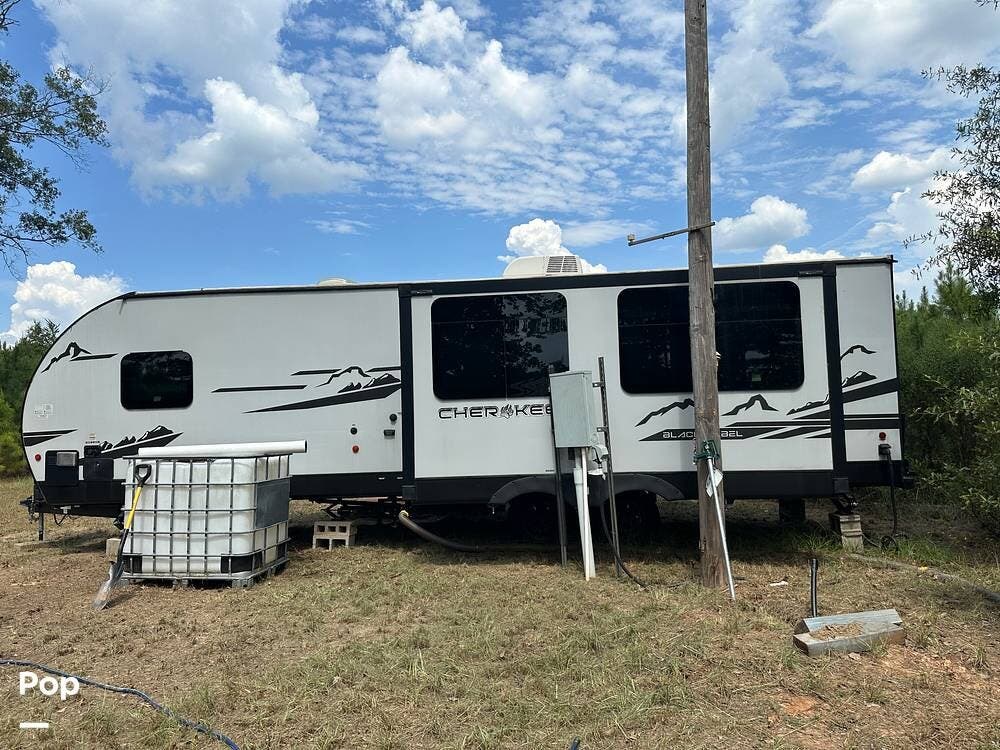 2022 Forest River Cherokee 274RK Black Label Edition - Used Travel Trailer For Sale by Pop RVs in Lafayette, Texas features Awning, Slideout, Air Conditioning
