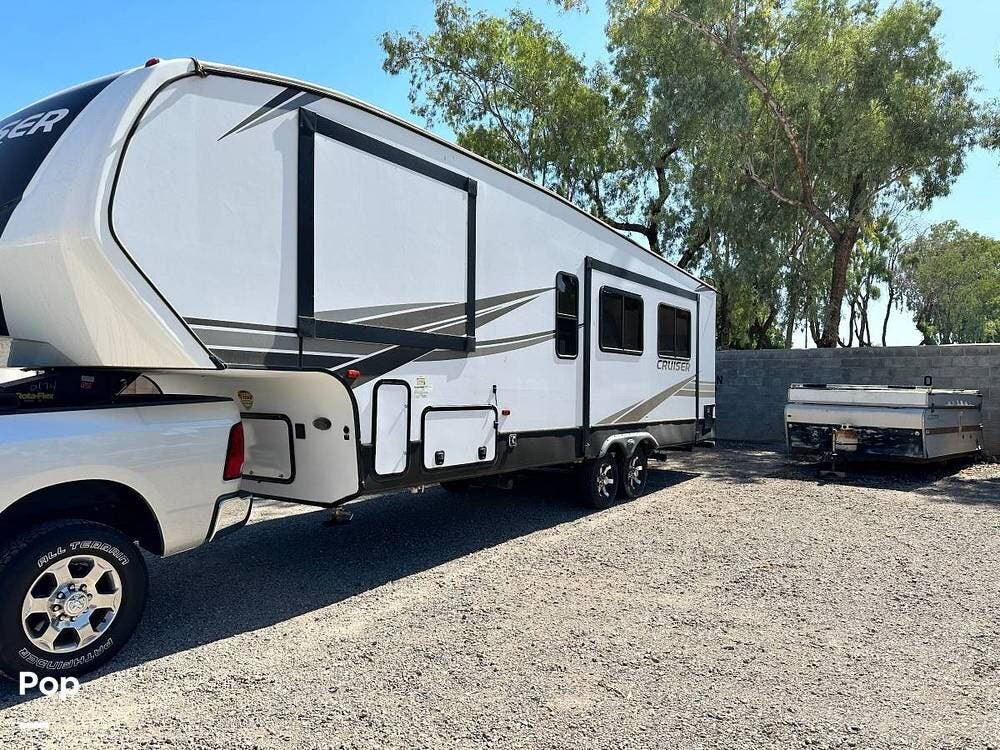 2021 CrossRoads Cruiser Aire 28RD - Used Fifth Wheel For Sale by Pop RVs in Chandler, Arizona features Air Conditioning, Leveling Jacks, Slideout, Awning