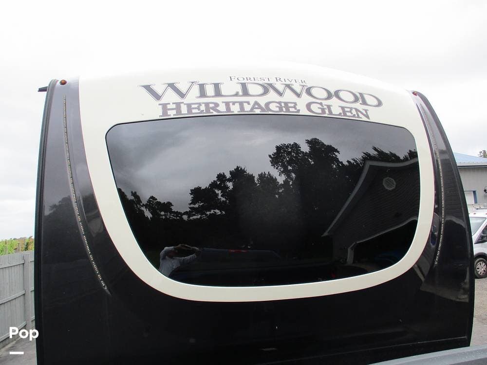 2021 Forest River Heritage Glen 314BUD - Used Travel Trailer For Sale by Pop RVs in Laurel, Delaware features Awning, Air Conditioning, Leveling Jacks, Slideout