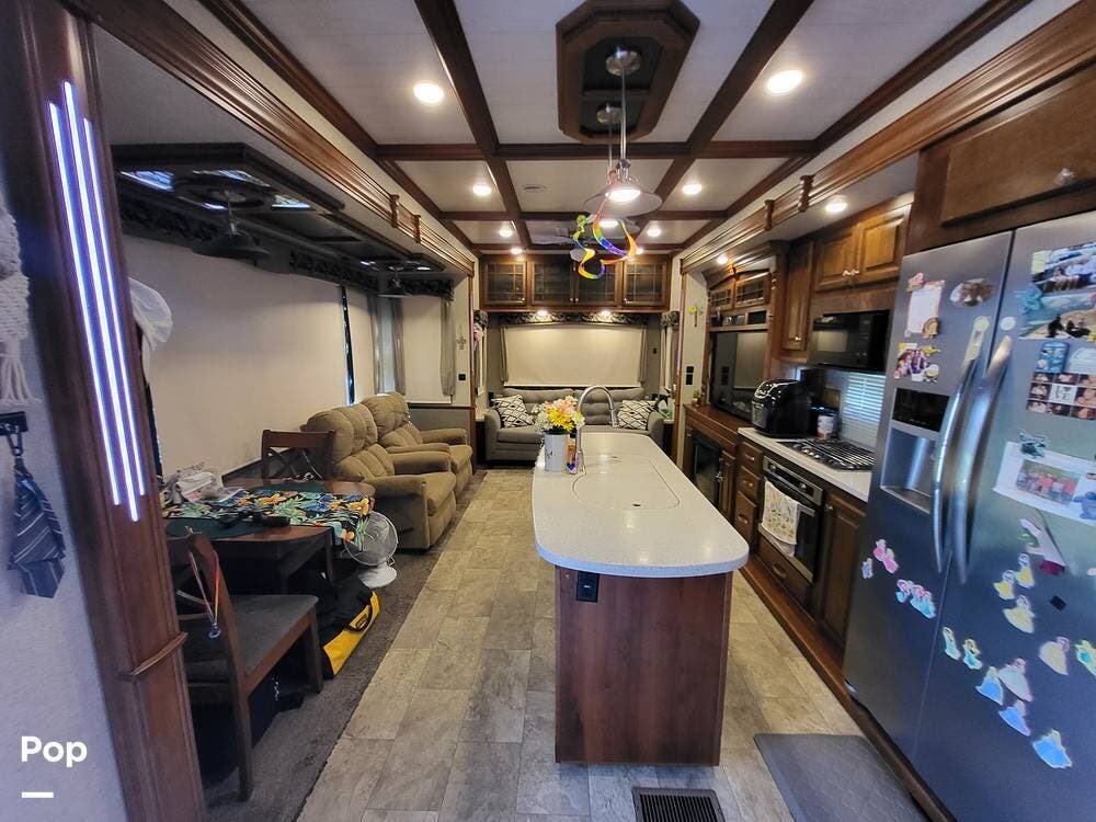 2017 Heartland Bighorn 3870FB - Used Fifth Wheel For Sale by Pop RVs in Christmas, Florida features Slideout, Leveling Jacks, Awning, Air Conditioning