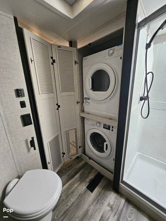 Used 2023 Highland Ridge Silverstar XLT 354MBH available in Brookshire, Texas